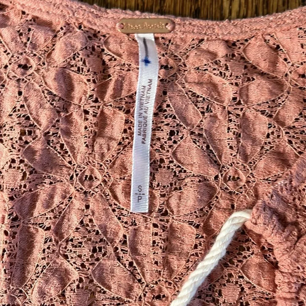Free People small Free People Lilah Lace Scrunch Top in Blush Crush
